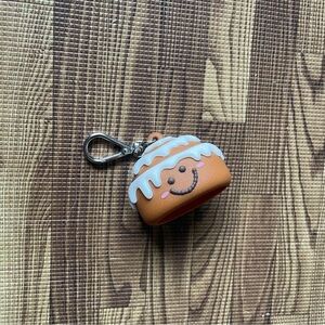 Bath and Body Works Smiling Cinnamon Roll Keychain for Hand sanitizer
